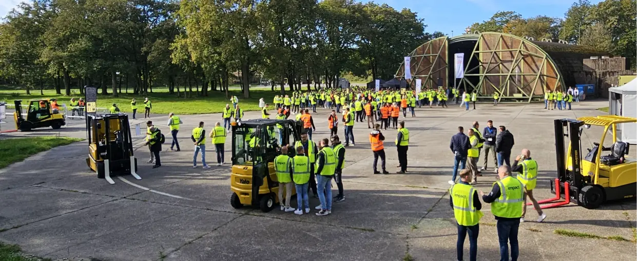  Vanaf Hoe Oud Mag Je Heftruck Rijden  thumbnail